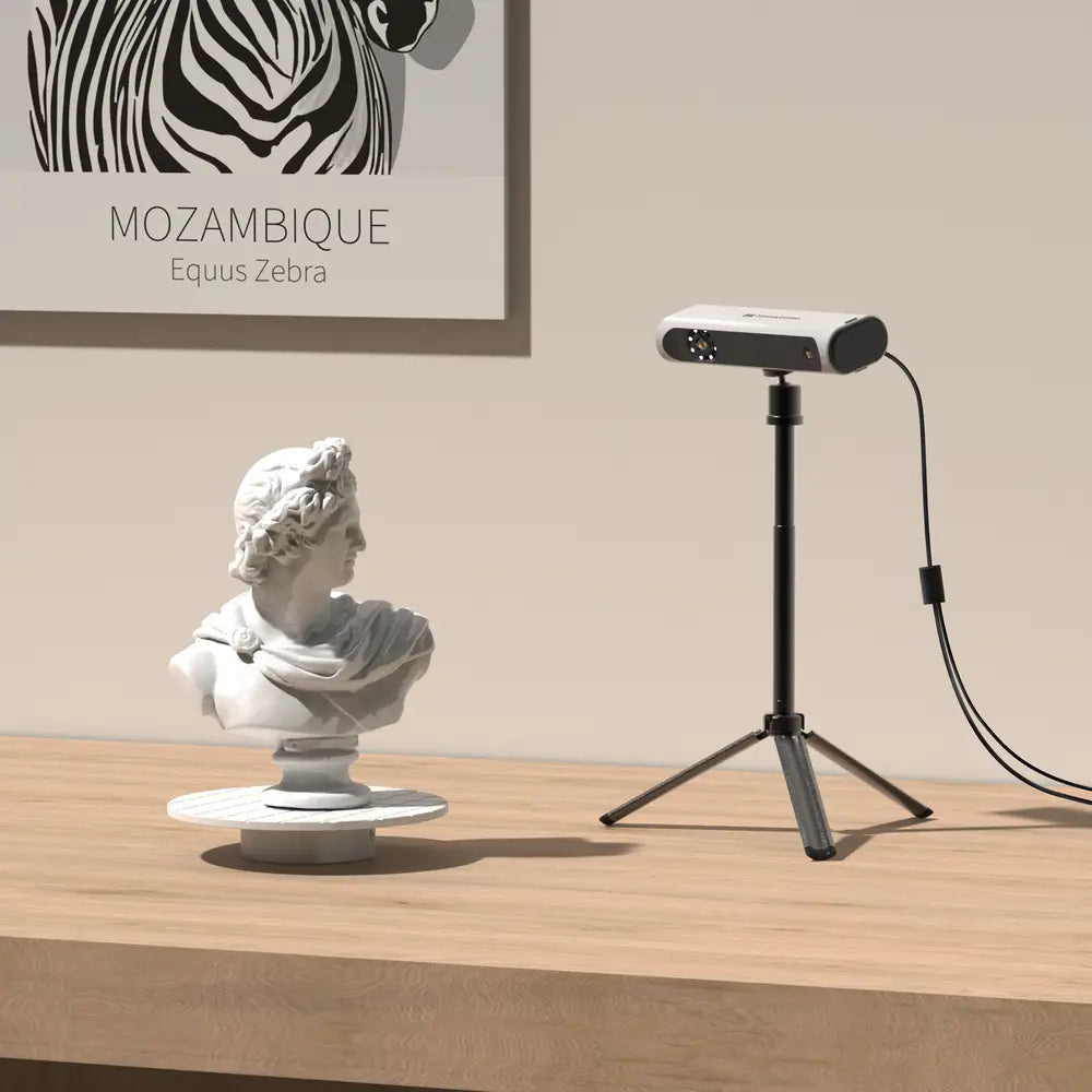 White 3DMakerpro Lynx 3D scanner on black tripod for large objects