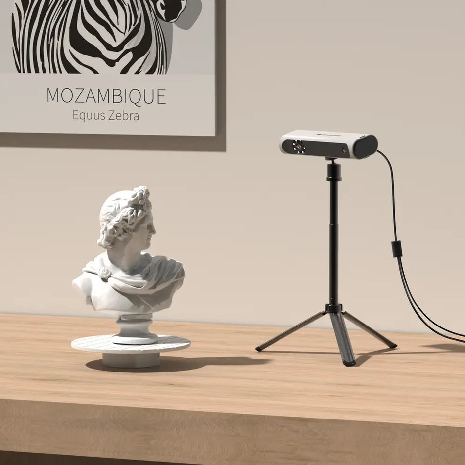 White 3DMakerpro Lynx 3D scanner on black tripod for large objects