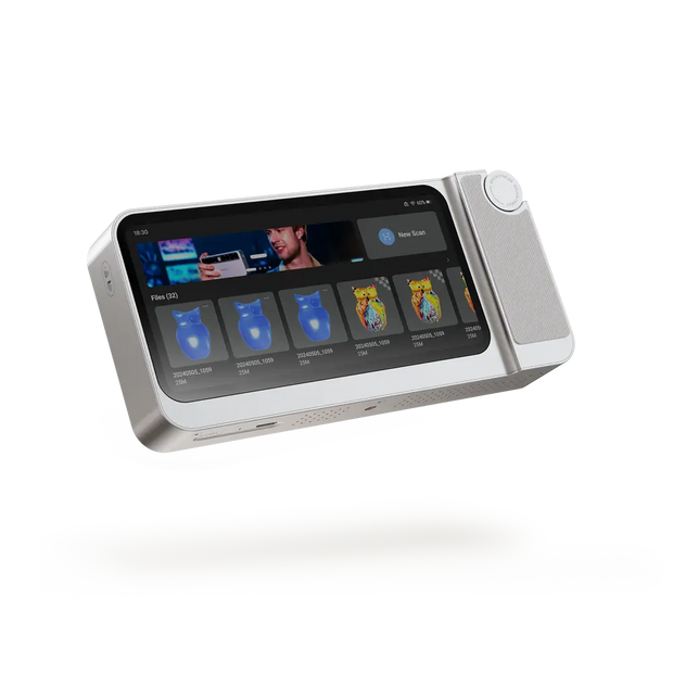 3DMakerPro Toucan 3D scanner with silver metallic tablet and infrared technology