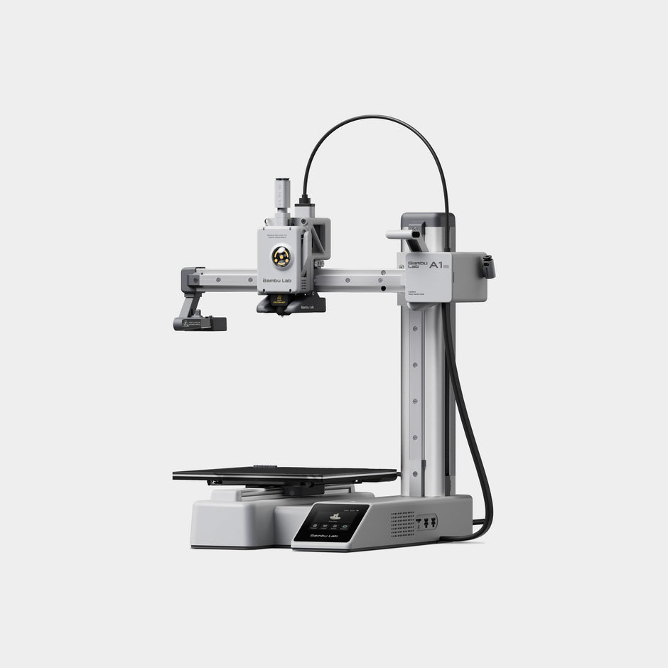 Bambu Lab A1 mini, Dreiviertelansicht mit Touchscreen und strukturierter PEI-Platte