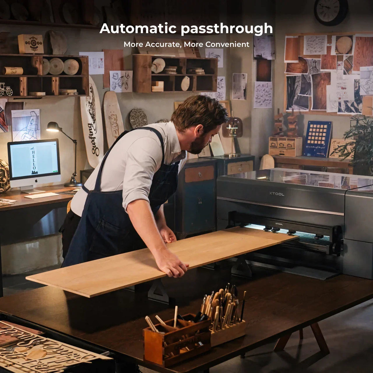 Lange Platte im Durchlass der xTool P2 Erhöhungsbasis